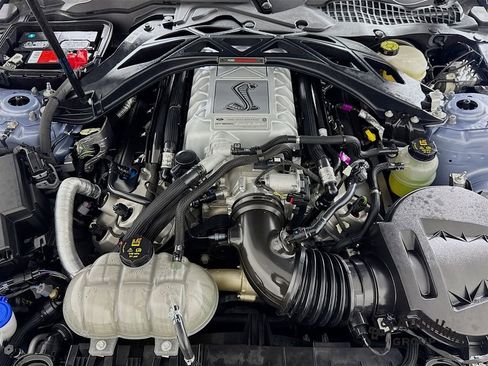 Used 2022 Ford Mustang Shelby GT500 w/ Carbon Fiber Track Pack image 37