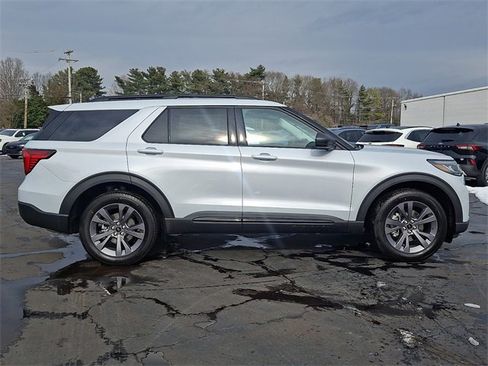 New 2026 Ford Explorer Active w/ Active Comfort Package image 8
