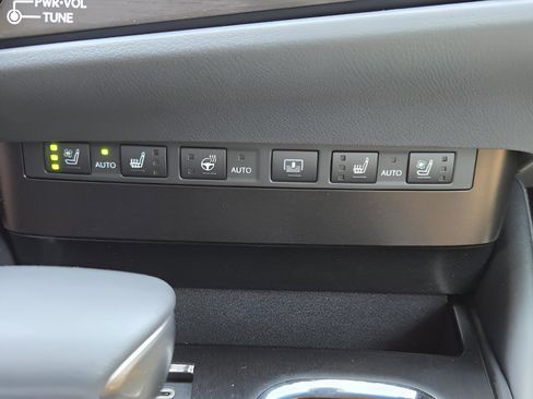 Used 2025 Lexus ES 350 Ultra Luxury w/ Accessory Package (Z2) image 13