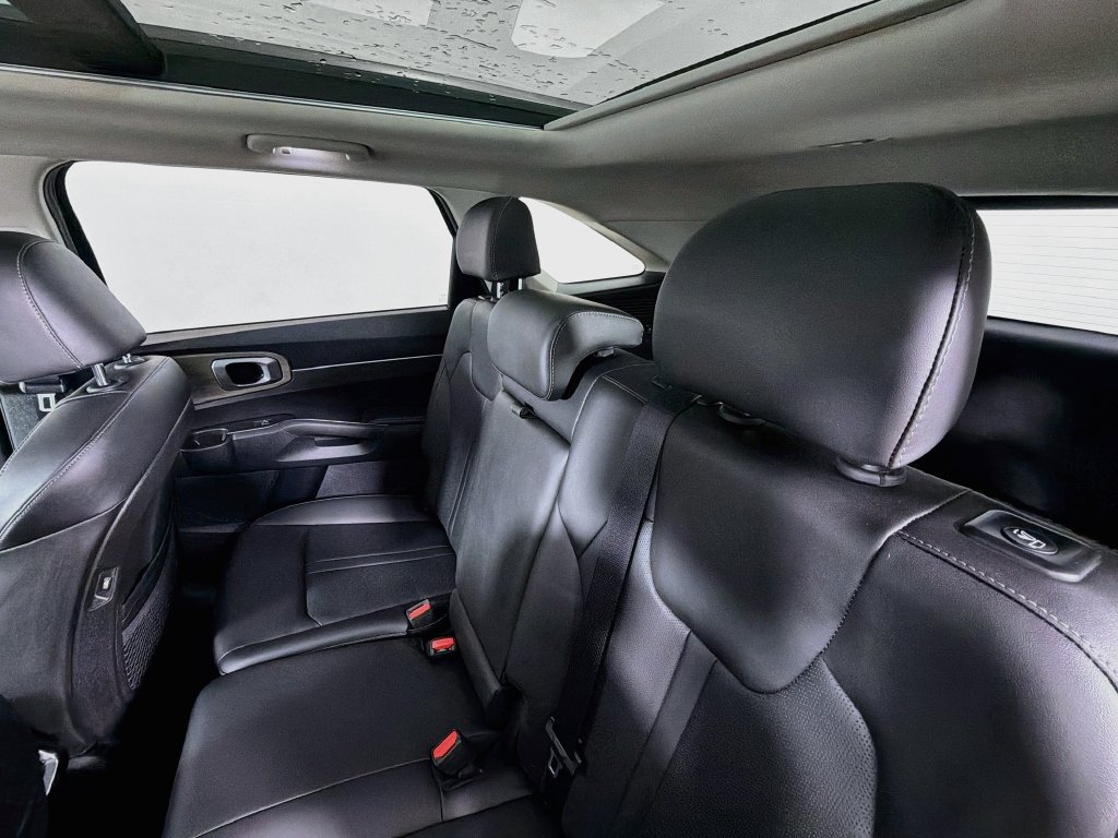Used 2023 Kia Sorento S w/ Panoramic Sunroof Package AWD/4WD image 25