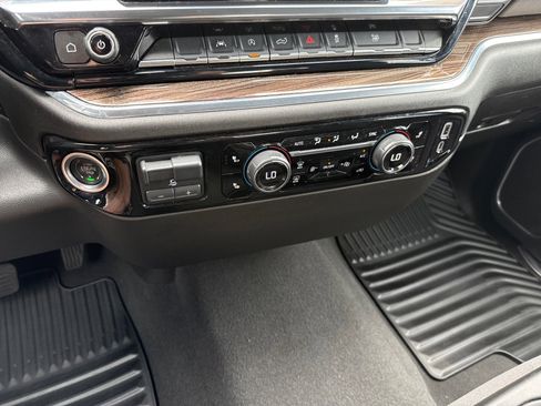 Used 2025 Chevrolet Silverado 1500 LT image 20