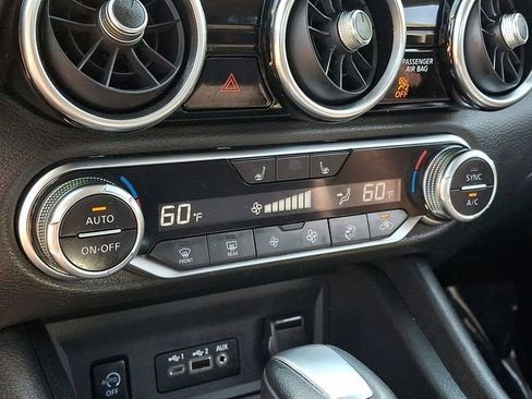Used 2025 Nissan Sentra SR FWD image 19