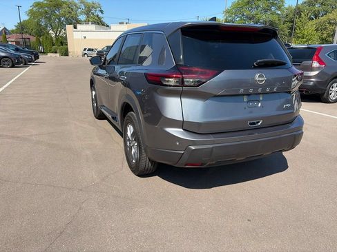 Used 2024 Nissan Rogue S AWD/4WD image 8