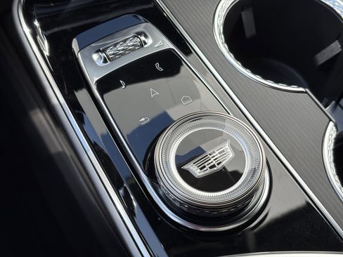 Used 2024 Cadillac Lyriq Luxury AWD/4WD image 29