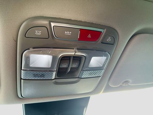 Used 2024 Kia Telluride SX w/ Towing Package image 23