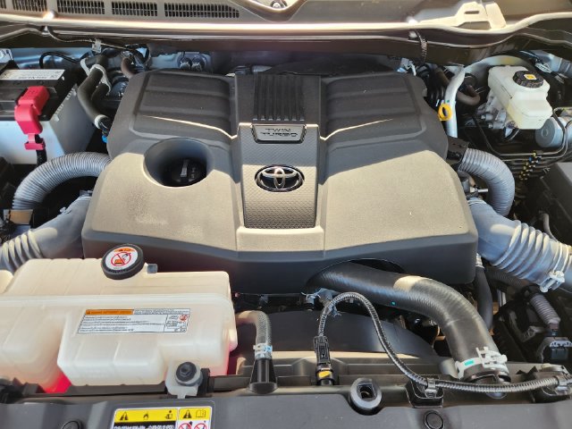 Used 2023 Toyota Tundra Limited w/ Power Package AWD/4WD image 22