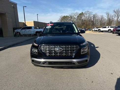 Used 2024 Hyundai Venue SEL image 7