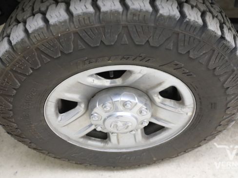 Used 2025 RAM 2500 Tradesman w/ Chrome Appearance Group AWD/4WD image 11