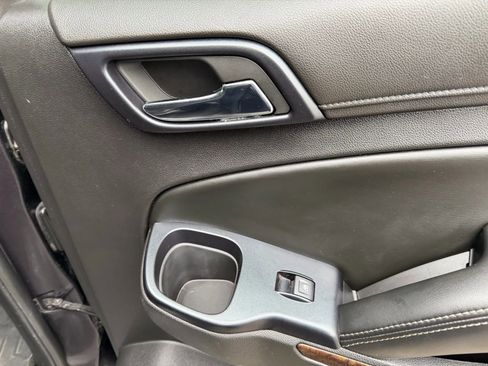 Used 2015 Chevrolet Suburban LT w/ Luxury Package image 36