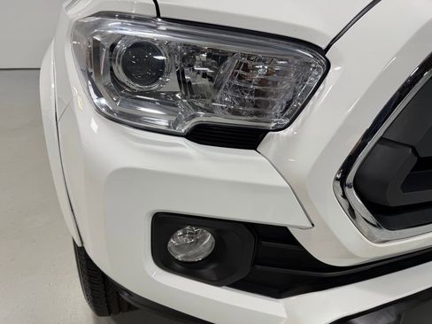 Used 2023 Toyota Tacoma SR5 w/ Black Out Package (TMS) image 10