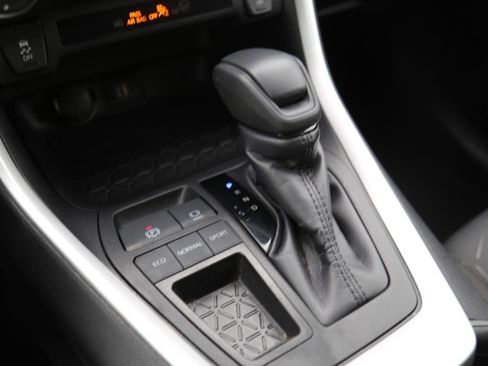 Used 2024 Toyota RAV4 XLE image 5