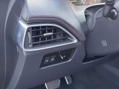 Used 2018 Jaguar F-PACE S image 17