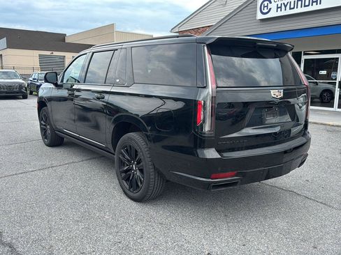 Used 2022 Cadillac Escalade ESV Sport w/ Touring Package AWD/4WD image 3