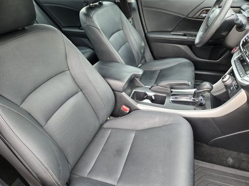 Used 2014 Honda Accord Touring image 8