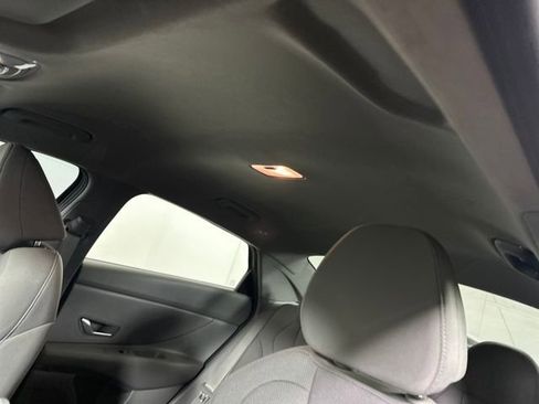 Used 2021 Hyundai Elantra SE image 12