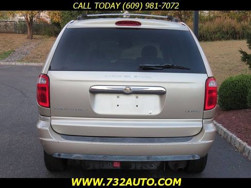 Used 2006 Chrysler Town & Country Limited w/ Trailer Tow Prep Group image 8