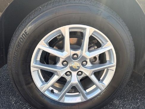 Used 2023 Chevrolet Equinox LT w/ Driver Convenience Package image 13