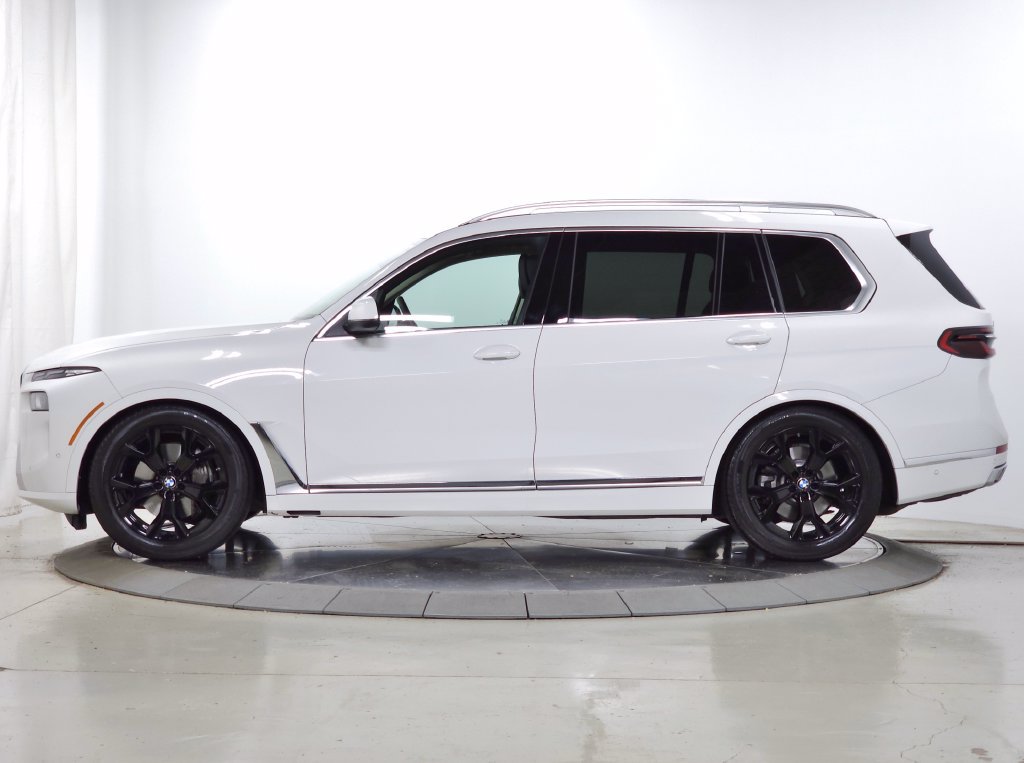 Used 2026 BMW X7 xDrive40i w/ Premium Package AWD/4WD image 5