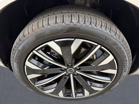 New 2026 Volvo XC90 B6 Ultra w/ Lounge Package image 7