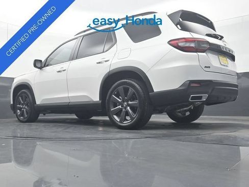Certified 2025 Honda Pilot Sport image 31