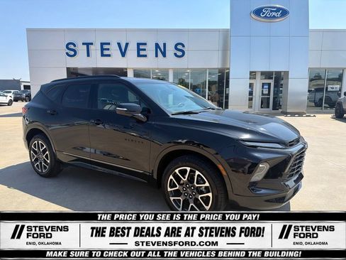 Used 2025 Chevrolet Blazer RS FWD image 1