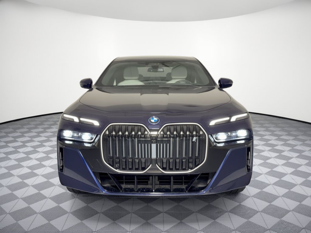 Used 2023 BMW i7 xDrive60 AWD/4WD image 6