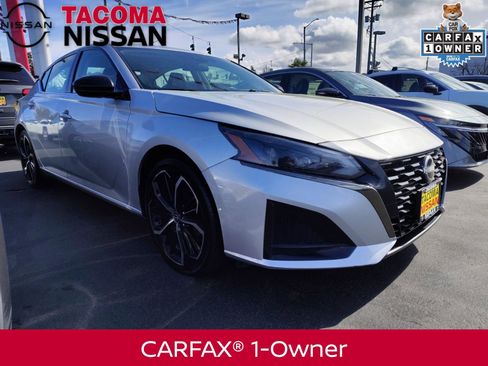 Used 2024 Nissan Altima 2.5 SR image 2