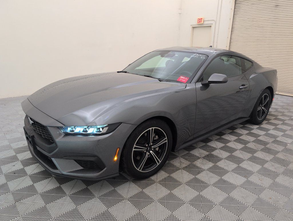 Used 2025 Ford Mustang Coupe RWD image 7