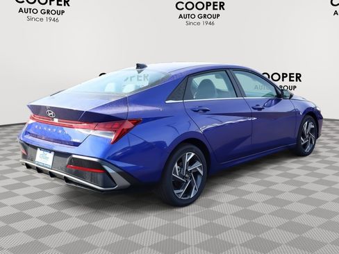 New 2025 Hyundai Elantra Limited image 7