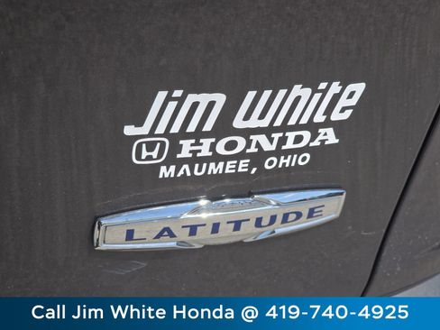 Used 2016 Jeep Cherokee Latitude AWD/4WD image 16