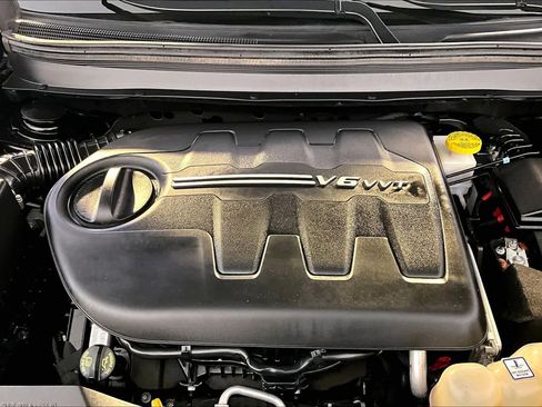 Used 2021 Jeep Cherokee Limited image 31