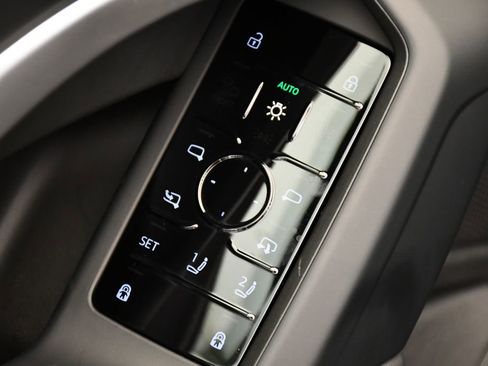 Used 2025 Audi Q5 Premium w/ Convenience Package image 32