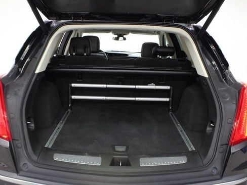 Used 2017 Cadillac XT5 Luxury w/ Driver Awareness Package image 44