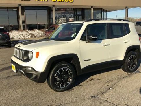 Used 2023 Jeep Renegade Latitude image 4