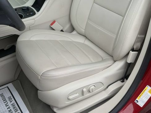 Used 2023 GMC Acadia Denali w/ Denali Ultimate Package FWD image 14