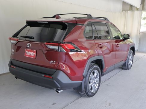 Used 2025 Toyota RAV4 XLE w/ Convenience Package AWD/4WD image 7