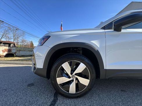 New 2026 Volkswagen Taos S image 10