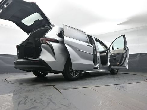 Certified 2023 Toyota Sienna XLE w/ Protection Package (TMS) FWD image 54