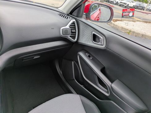 Certified 2023 Kia Soul LX FWD image 13