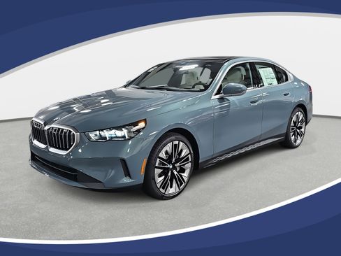 New 2026 BMW 530i w/ Premium Package image 1