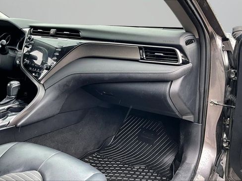 Used 2020 Toyota Camry SE FWD image 26