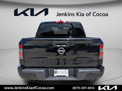 Used 2025 Nissan Frontier SV RWD image 5