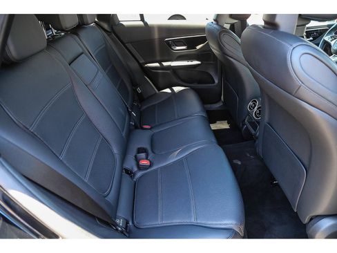 Used 2025 Mercedes-Benz GLC 350e 4MATIC image 15