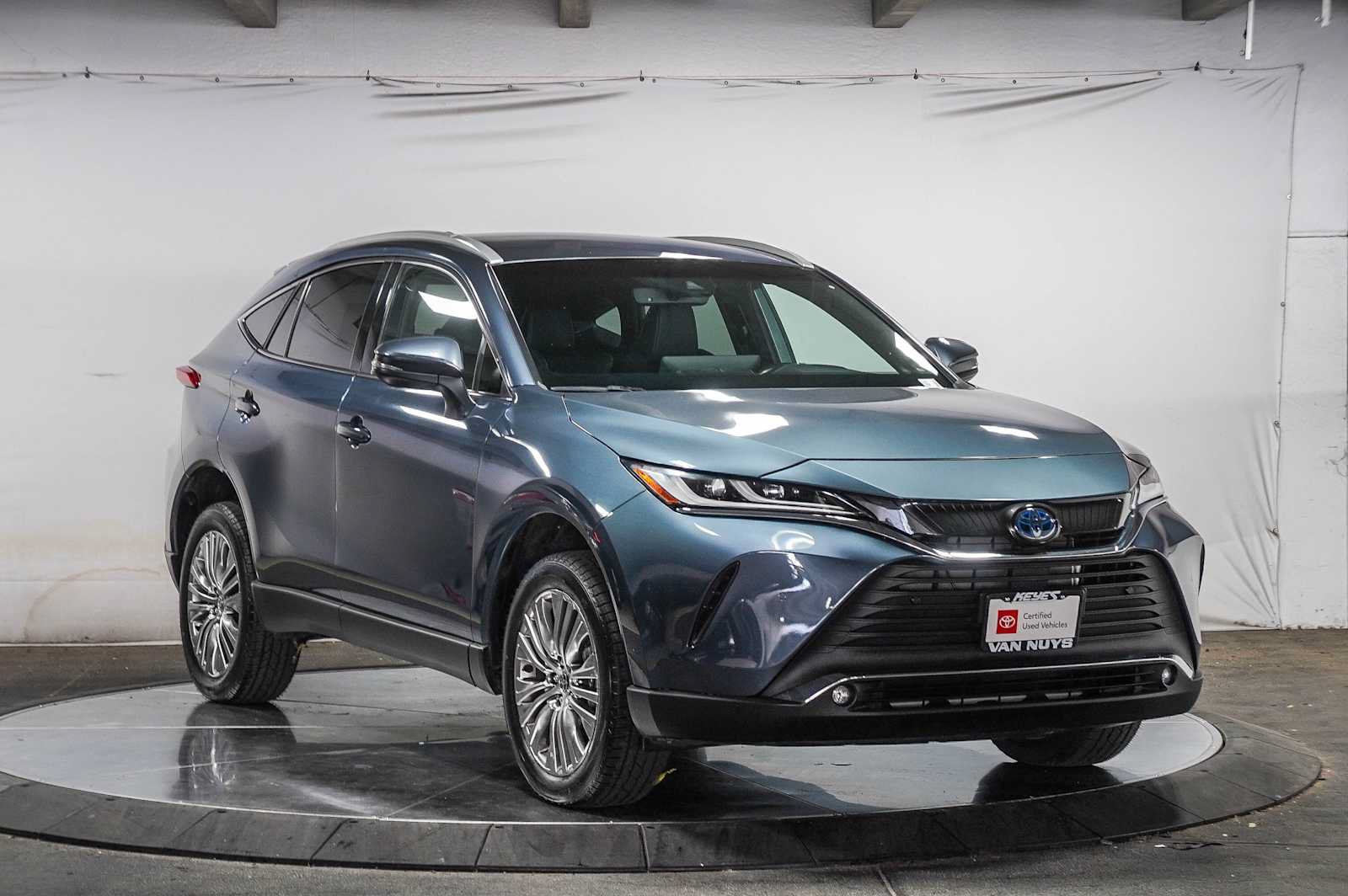 Certified 2023 Toyota Venza XLE AWD/4WD image 6