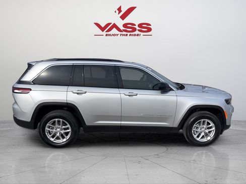 New 2026 Jeep Grand Cherokee Laredo X AWD/4WD image 7