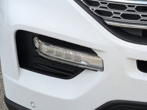 Used 2020 Ford Explorer Limited image 10