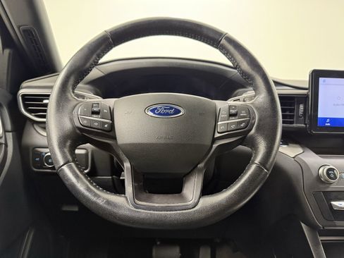 Used 2020 Ford Explorer XLT w/ Equipment Group 202A image 18