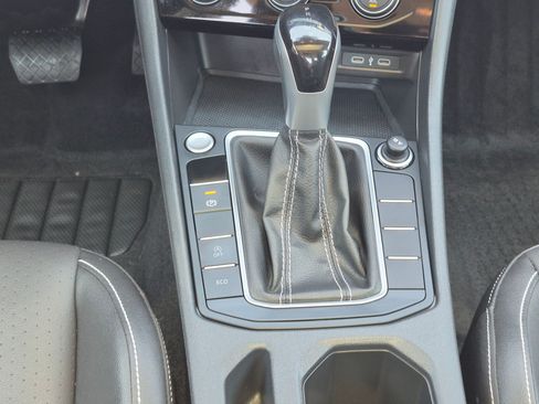 Used 2024 Volkswagen Jetta SE w/ Panoramic Sunroof Package FWD image 26