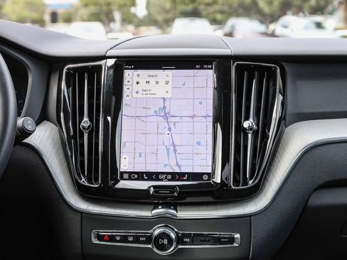 Used 2025 Volvo XC60 B5 Plus image 14