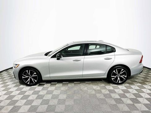 Used 2025 Volvo S60 B5 Core image 4